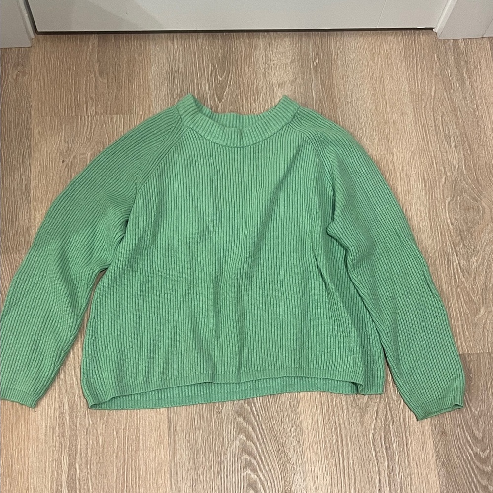 Tahari Green Ribbed Crew Neck Sweater